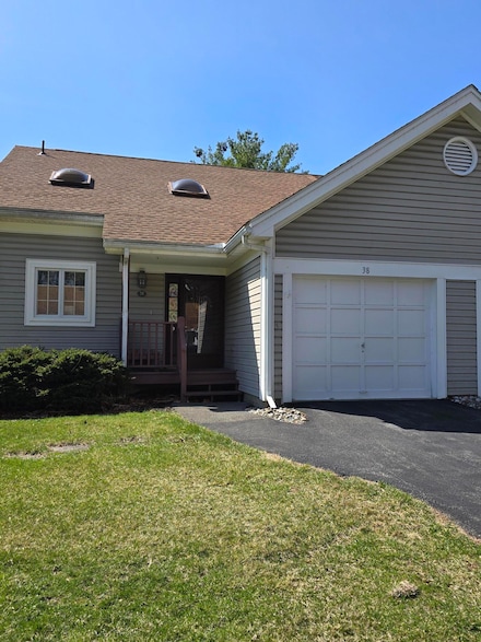 38 Harmon Dr, Stroudsburg, PA 18360