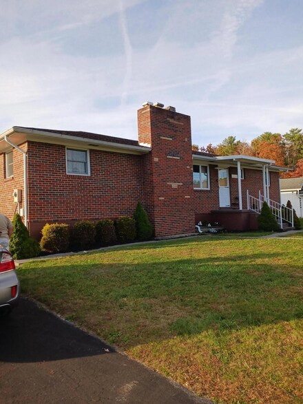 16191 Ellison Ridge Rd, Nimitz, WV 25989