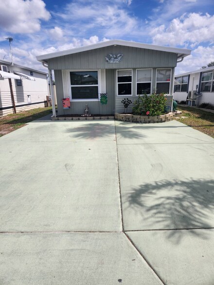 3825 Ali Ala Loop, Ruskin, FL 33570