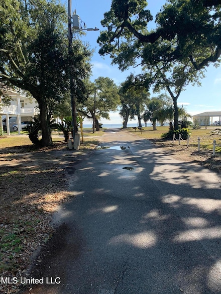 106 Vista Dr, Pass Christian, MS 39571