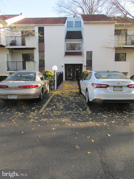 301 Byberry Rd Unit B12, Philadelphia, PA 19116