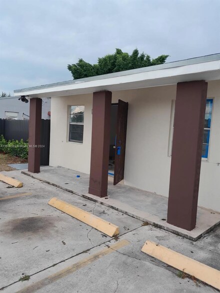 481 E 31st St, Hialeah, FL 33013