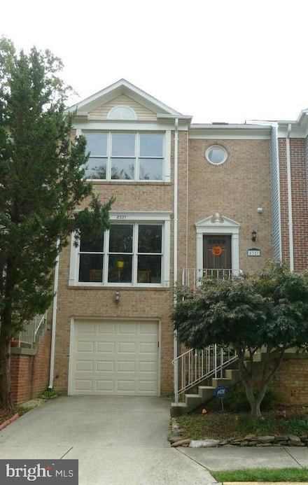 8327 Ridge Crossing Ln, Springfield, VA 22152