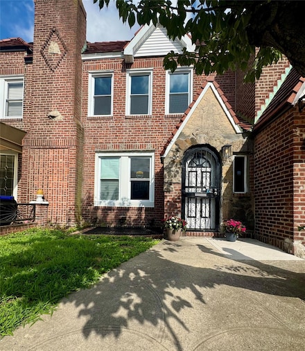 17955 Anderson Rd, Jamaica, NY 11434