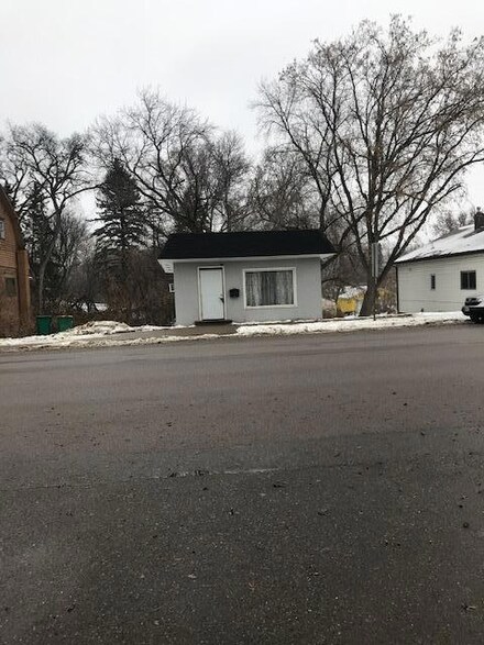1027 Oak St, Brainerd, MN 56401
