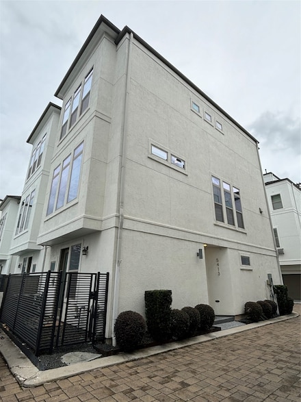5413 Larkin St, Houston, TX 77007