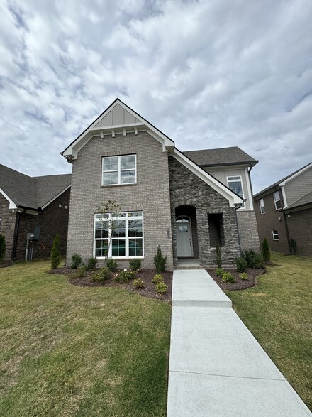 6113 Parkhaven Blvd, Hermitage, TN 37076