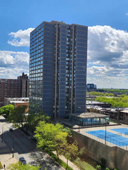 5320 N Sheridan Rd Unit 2106, Chicago, IL 60640