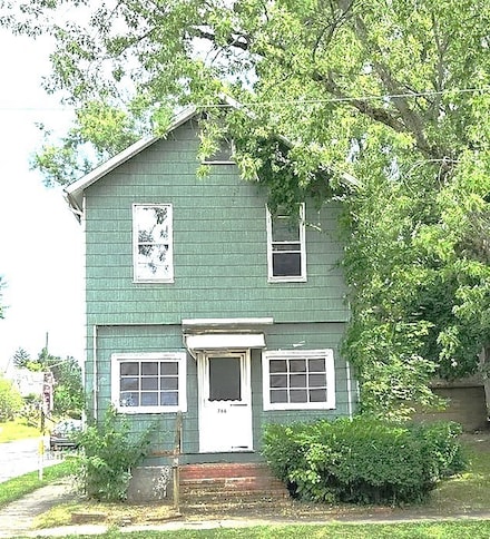 766 Lathrop St, New Castle, PA 16101