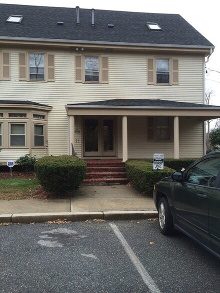 117 Hart St Unit 4, Taunton, MA 02780