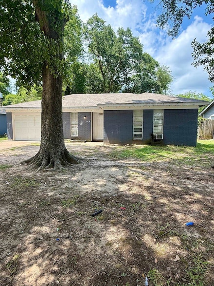3656 Hemlock Ln, Orange, TX 77630