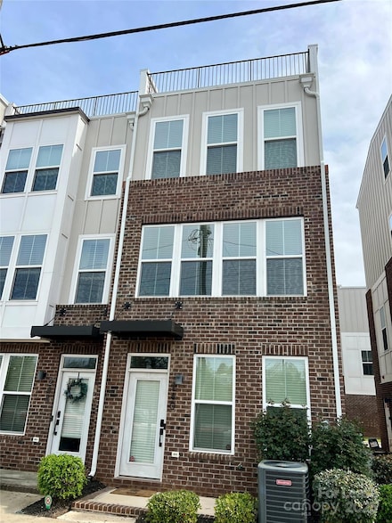 240 Parkwood Ave, Charlotte, NC 28206