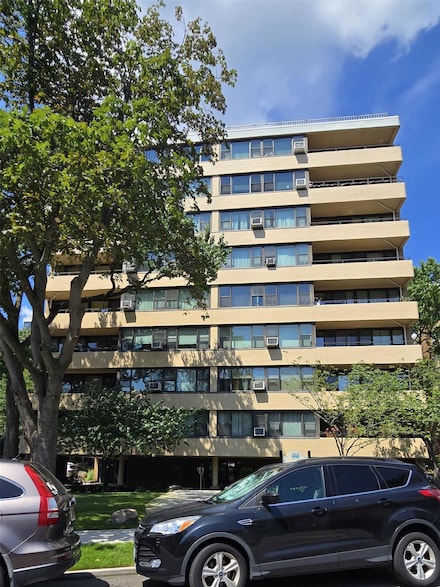 10-24 166th St Unit 5D, Whitestone, NY 11357