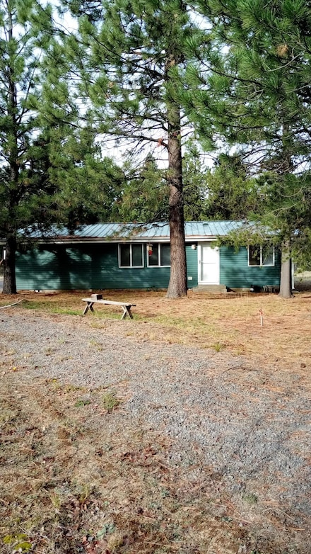 15900 Sparks Dr, La Pine, OR 97739