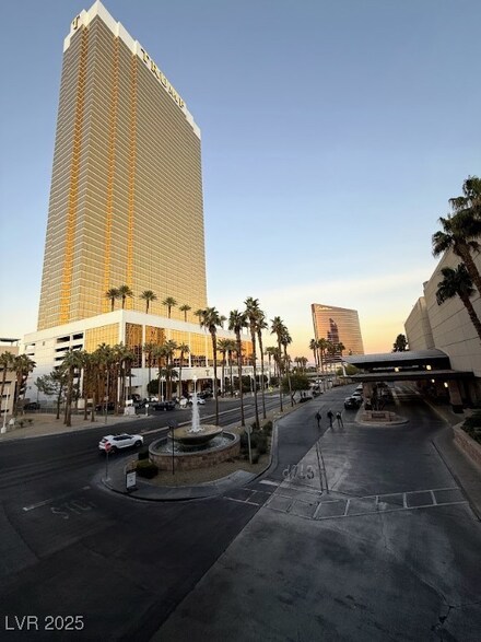 2000 N Fashion Show Dr Unit 4328, Las Vegas, NV 89109