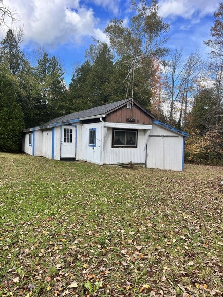 228 S Stagecoach Rd, Atkinson, ME 04426