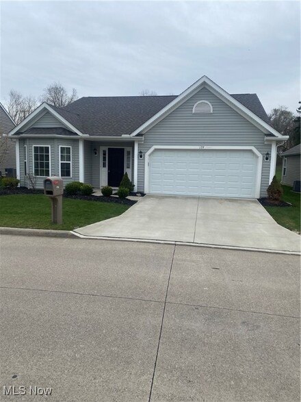 179 Haydens Arbor, Elyria, OH 44035