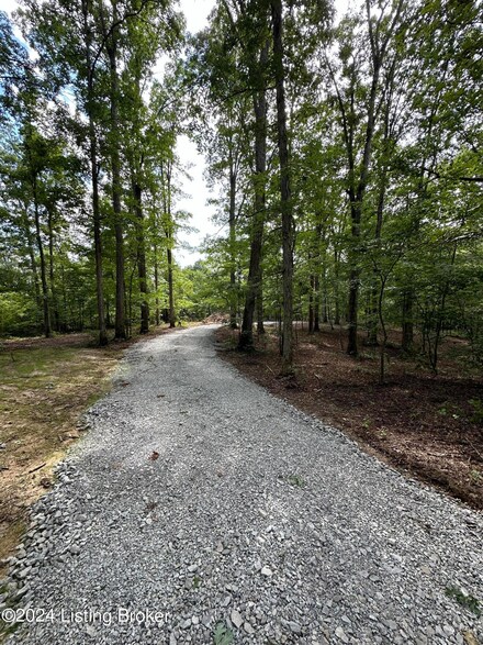 2616 Singleton Ln, La Grange, KY 40032