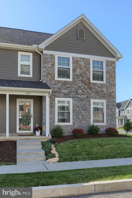 425 Springwood Dr, Cornwall Borough, PA 17042