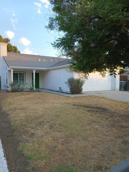 5539 W Indianapolis Ave, Fresno, CA 93722