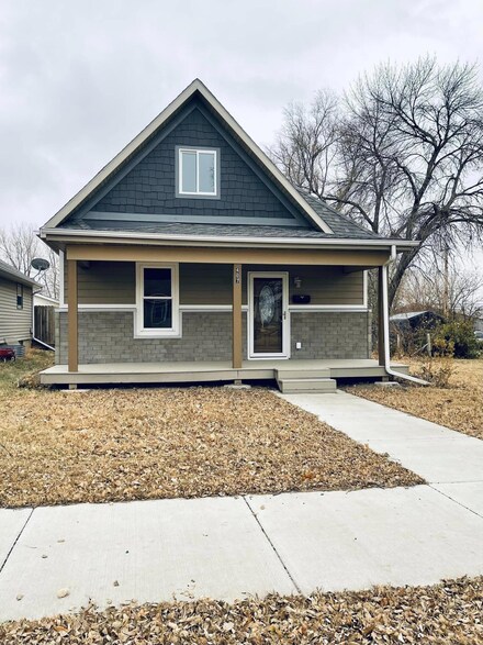 407 E 9th Ave, Mitchell, SD 57301