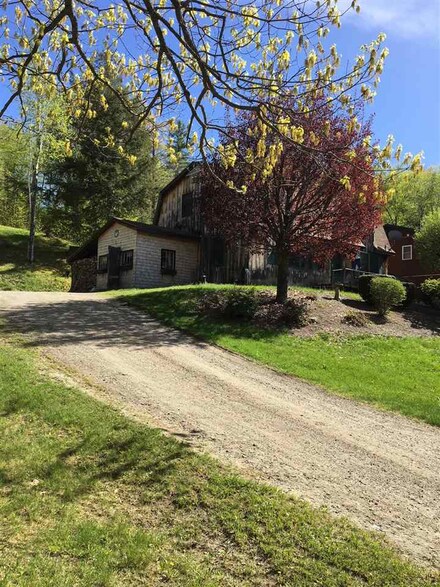 18 Borough Rd, Charlestown, NH 03603