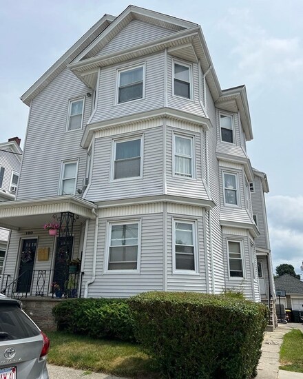 160 Barlow St, Fall River, MA 02723