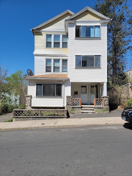 31 Young St Unit 2, Waterbury, CT 06704
