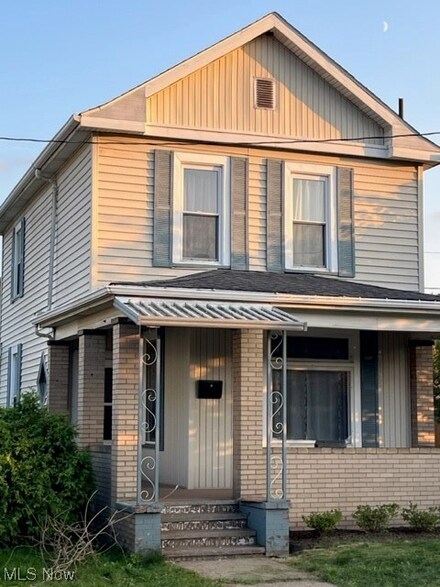 1616 Holliday St, East Liverpool, OH 43920