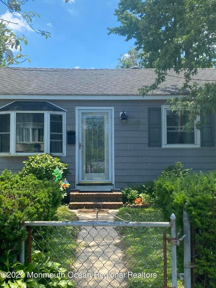 638 Morningside Ave, Union Beach, NJ 07735