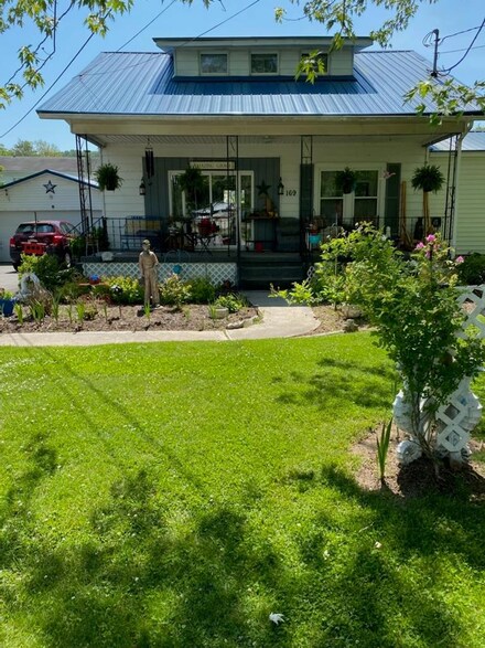 169 Shadetree Cir, Princeton, WV 24739