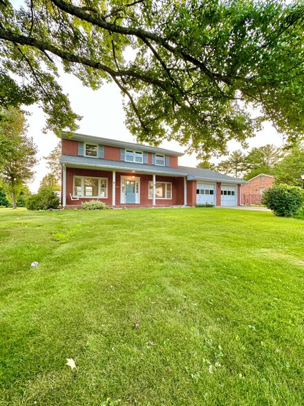 1709 Ridgevue Ave, Clifton Forge, VA 24422