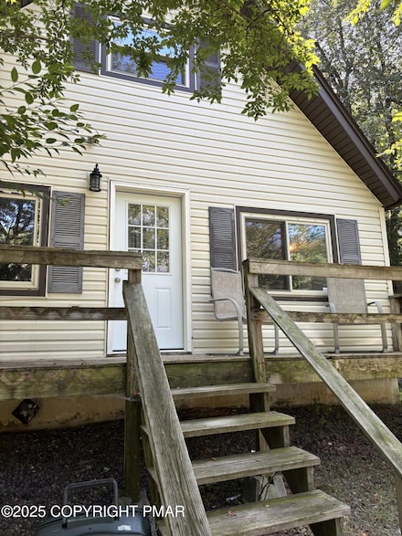 1360 Clover Rd, Long Pond, PA 18334