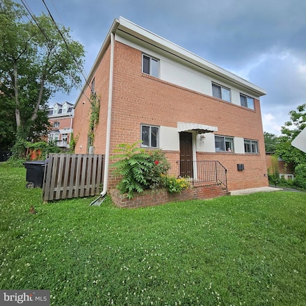 3316 13th St N Unit 2, Arlington, VA 22201