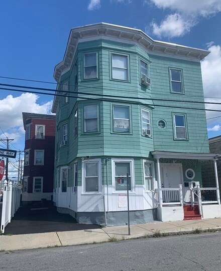 101 Exchange St Unit 103, Lawrence, MA 01841