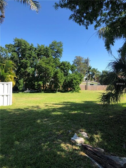 712 47th St W, Palmetto, FL 34221