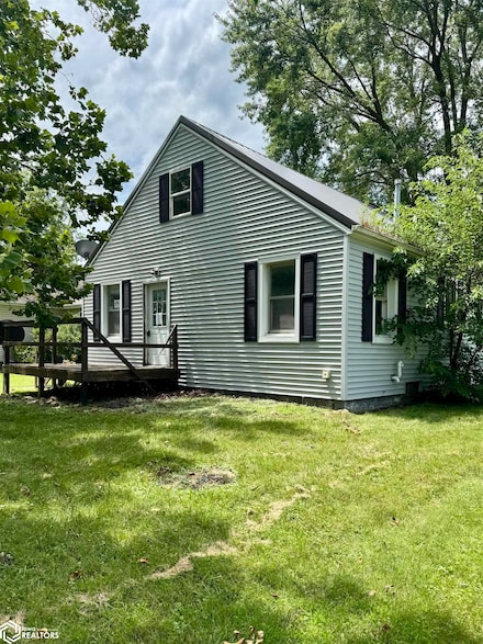 808 Park St, Donnellson, IA 52625