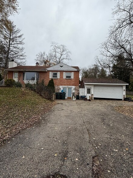 35049 N Edgewater Ln, Ingleside, IL 60041