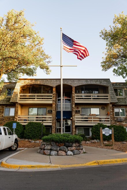 4379 Wilshire Blvd Unit 312, Mound, MN 55364