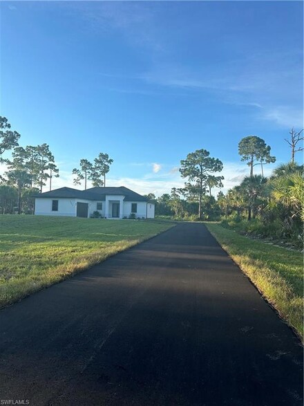 2863 20th Ave SE, Naples, FL 34117