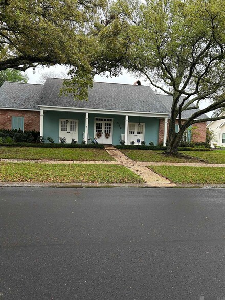 532 Woodstone Dr, Baton Rouge, LA 70808