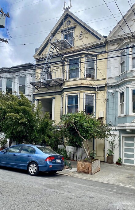 339 Waller St, San Francisco, CA 94117