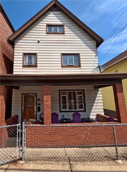 433 Wall Ave, Wall, PA 15148