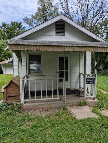 2321 S Scott Ave, Independence, MO 64052