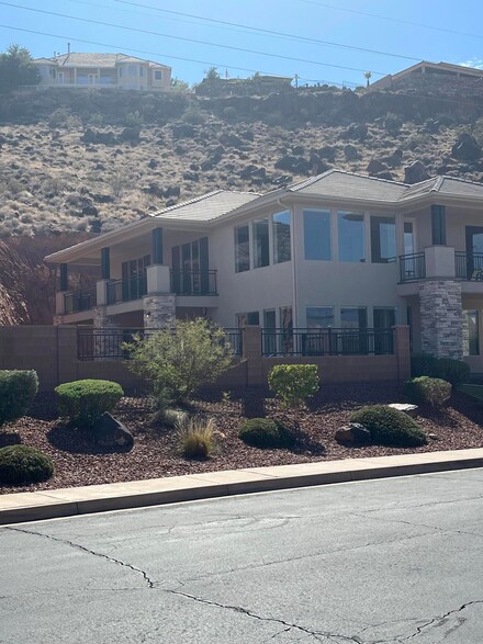 232 S Acantilado Cir, Saint George, UT 84790