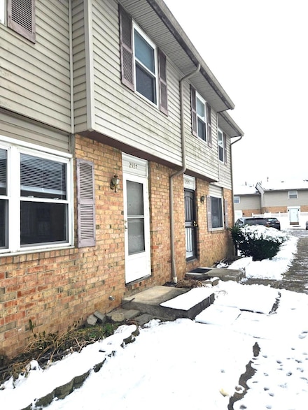2927 Poolside Dr Unit 10, Columbus, OH 43224
