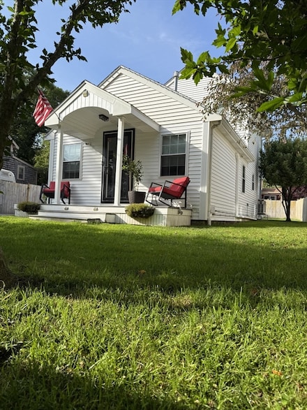 7 Grove St, Fairhaven, MA 02719