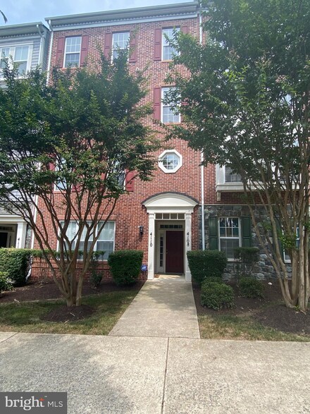 4108 Potomac Highlands Cir, Triangle, VA 22172