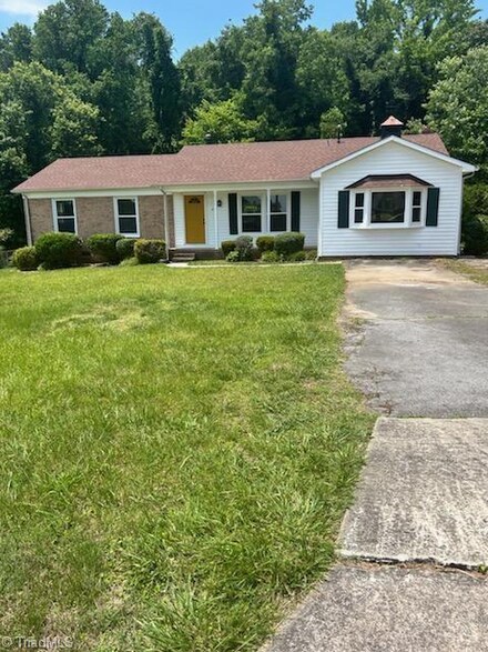 807 Rosecrest Dr, High Point, NC 27260