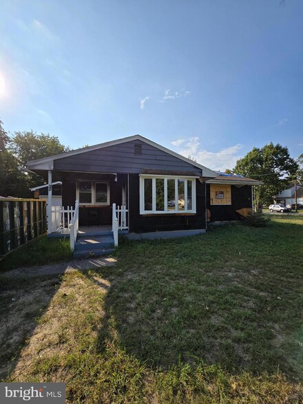 38 Richards Ave, Pine Hill, NJ 08021
